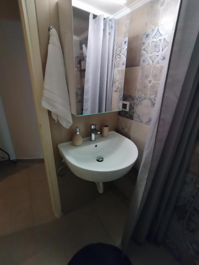 Cozy Apartment In The Heart Of Tesalonika Bagian luar foto